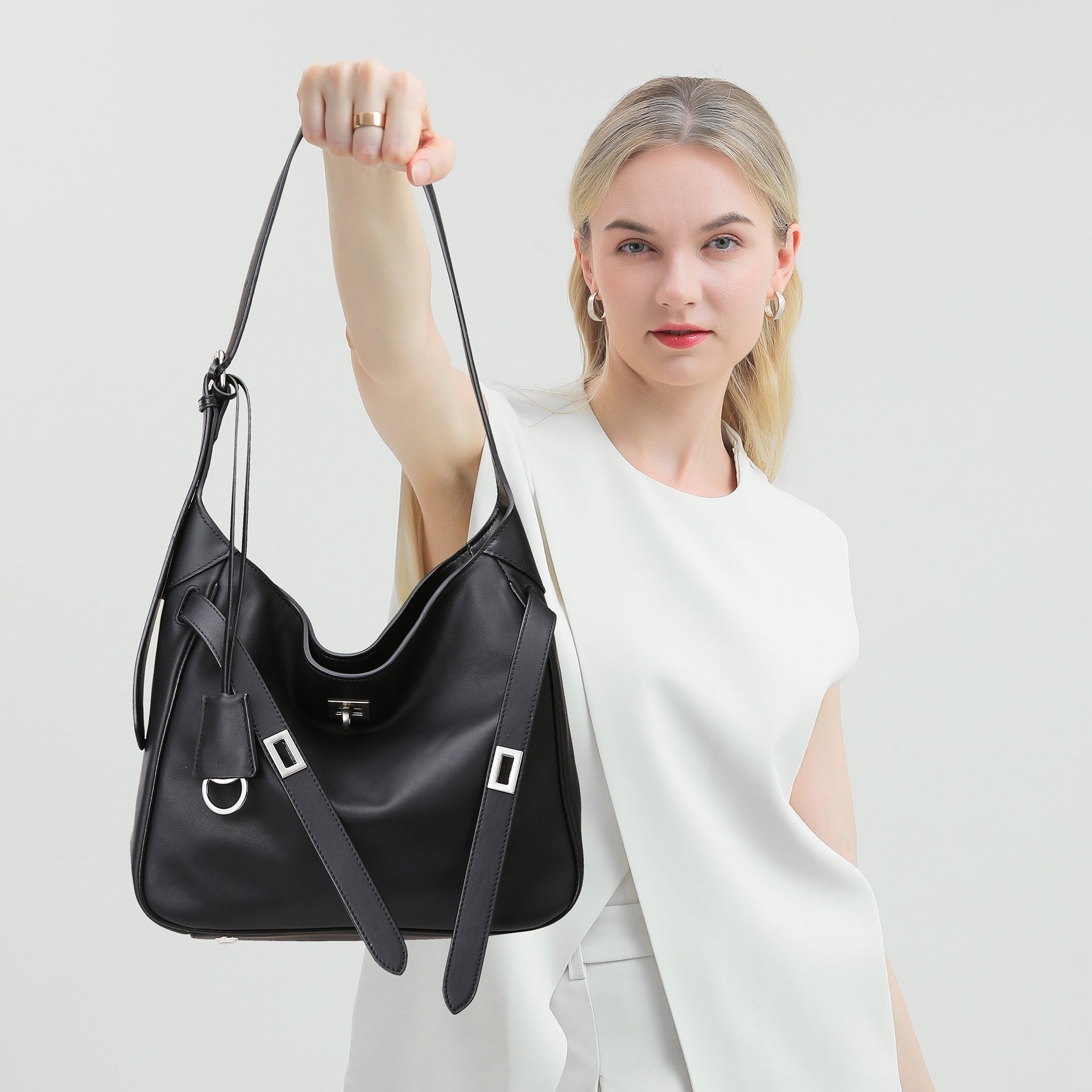 Shoulder Bag Trendy Office Underarm Bag Simple High Grade Rodeo Bag Large Capacity Light Luxury Messenger Bag Women